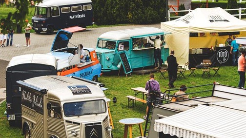 Programok Budapesten: ingyenes Food Truck Show a spanyol ízek szerelmeseinek a Kincsem parkban