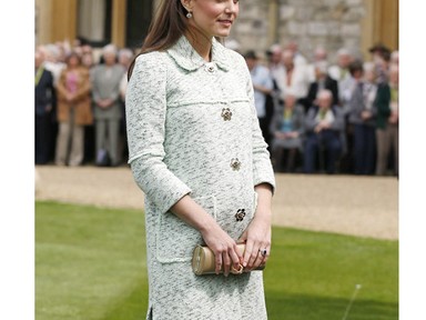 Látványosan gömbölyödik Kate Middleton pocakja