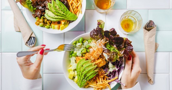 Ez történik a szervezeteddel, ha nyers zöldséget eszel délután 4 után