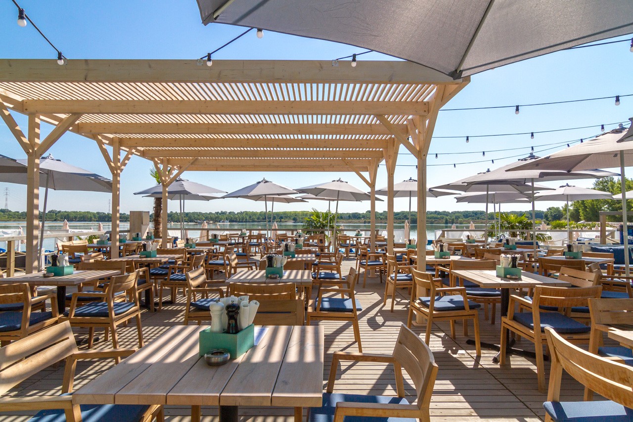 A Lupa Beach étterme, a Portofino Beach Club Rácz Jenő séf menüjével még izgalmasabbá és felejthetetlenebbé teszi a strandolást