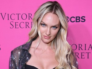 Megszületett! A szőke sztármodell immár kétszeres anyuka