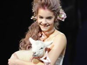 "Lagerfeld puszival üdvözölt."