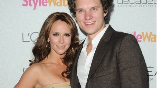 Kikerekedett a hollywoodi szépség