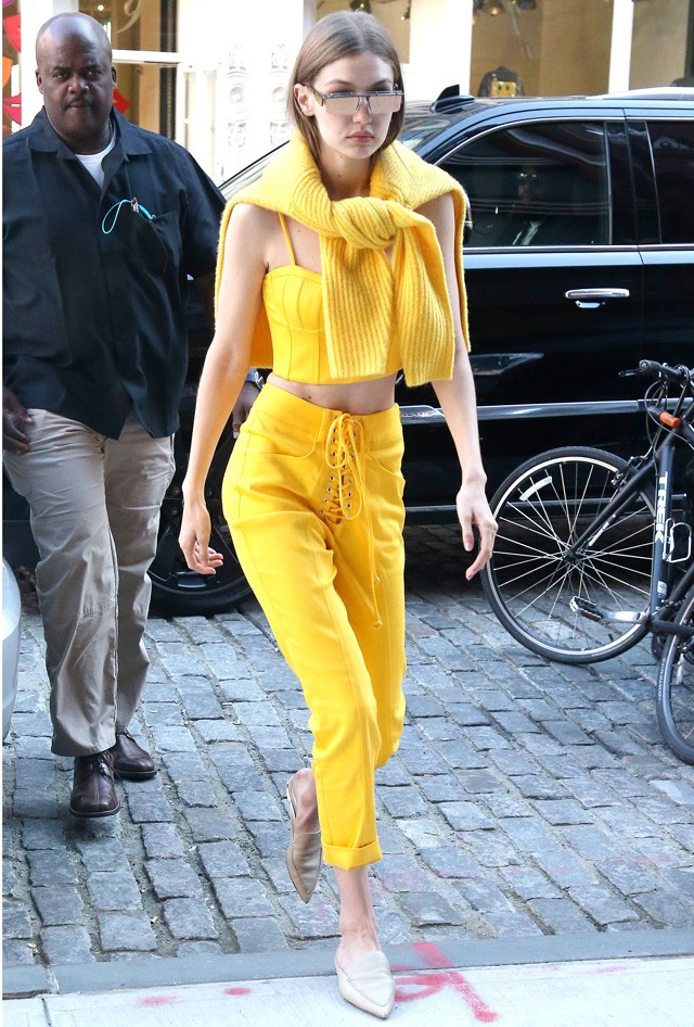 Gigi Hadid napsárgában