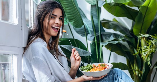 Ez a tökéletes vacsora a szakértő szerint, ami felér egy kozmetikai kezeléssel