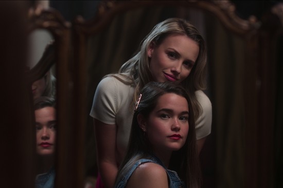 Hódít a Netflixen az Alkonyat leszbikus változata