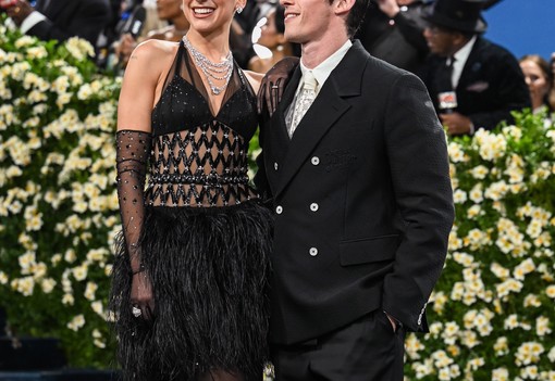 Dua Lipa Chanel meztelenruhája volt a Met-gála legszebb darabja, a lélegzetünk is eláll tőle