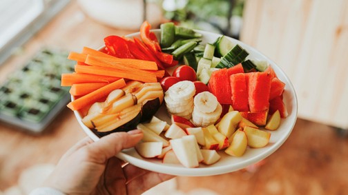 Szuperélelmiszerek, amelyek megvédenek a mikroműanyagok káros hatásaitól: nem kerülnek sokba, mégis elképesztően hasznosak