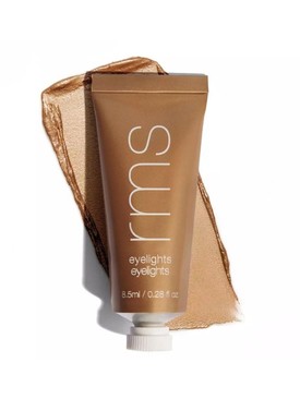 A highlighter arra hivatott, hogy kiemelje a járomcsontot, no de hallottál már az eyelighterről? A krémes, csillogó, arany szemhéjfesték, amelyet pillanatok alatt eldolgozhatsz a szemhéjadon, drámai megjelenést kölcsönöznek és irtó jól működik a tengerkék szemekkel. Eyelights krémes szemhéjfesték RMS 12 990 Ft/8,5 ml