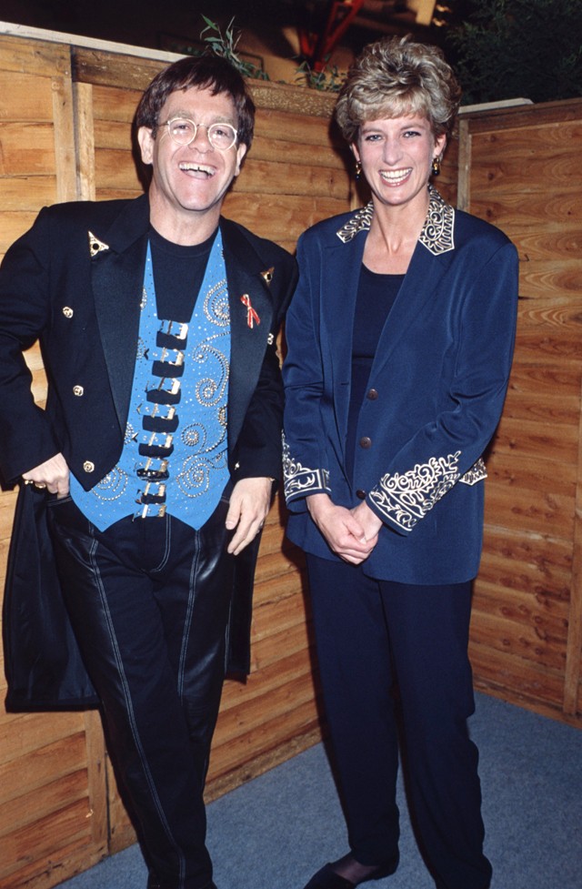 Az egyik legközelebbi barátja Elton John volt