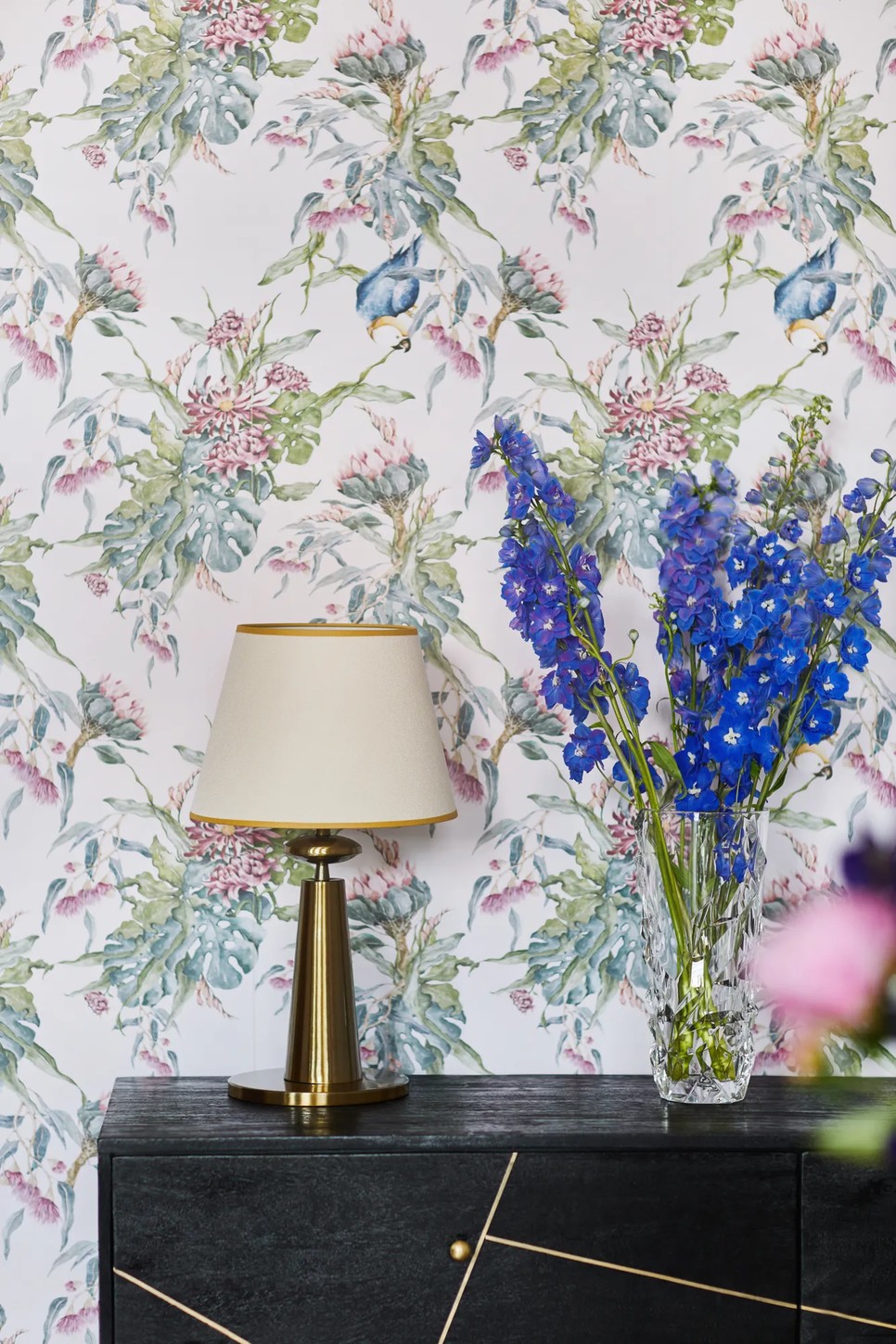 A Bonami kínálatában sok elegáns kiegészítőt találsz, melyek segítségével lakásodba csempészheted a regencycore stílust