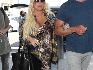 Jessica Simspon megint rendesen kipakolta melleit randevújára