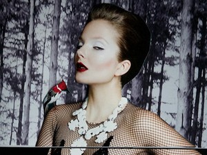 Megigéz, felkavar és elcsábít Mihalik Enikő