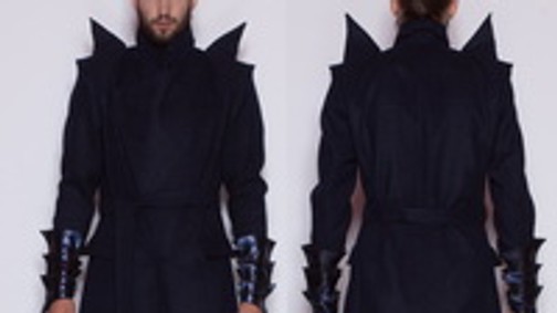 Alien-ruhák Mojzes Dórától