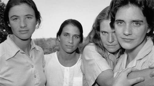 Tombor Zoltán tárlatvezetése a Nicholas Nixon: A Brown nővérek című kiállításon