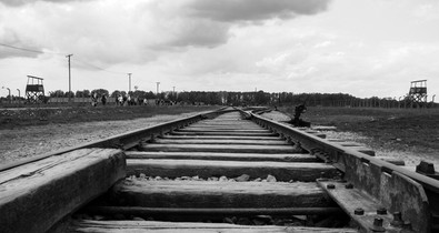 ´Hogyan lehetett apró gyerekeket tűzbe dobni?´