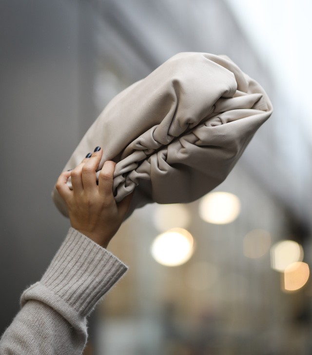 Bottega Veneta The Pouch táska 