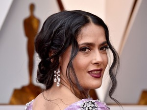 Salma Hayek igazi istennő bikinis fotóin