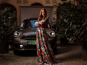 Különleges divatfotózás KATTI ZOÓB új kollekckciójával és a MINI-vel