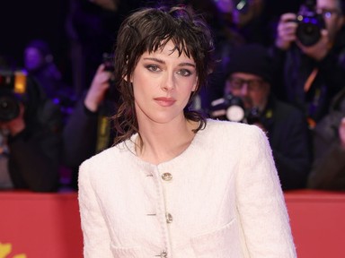 Kristen Stewart felesége álomszép fotókat posztolt az esküvőjükről, csak úgy sugárzik róla, mennyire imádják egymást