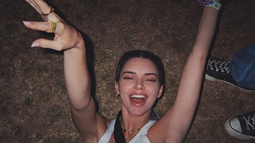 Megszakad a szívünk: Kendall Jenner és új pasija ugyanúgy randizott, mint Justin Bieber és Selena Gomez a régi szép időkben!