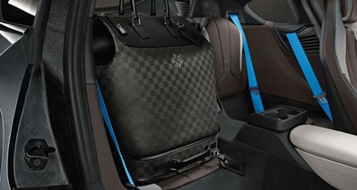 Szép táskák, gyors kocsi - a BMW és a Louis Vuitton randevúja