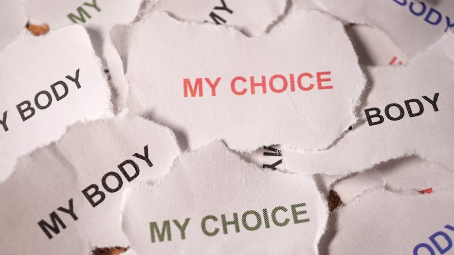 A #ShoutYourAbortion és a #YouKnowMe hashtageket már tízezrek használták, hogy elmondják történetüket, és megszüntessék az abortusz körüli stigmát