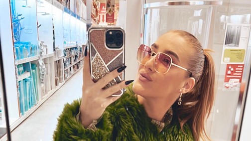 Becca elképesztően csajos szettet választott mára