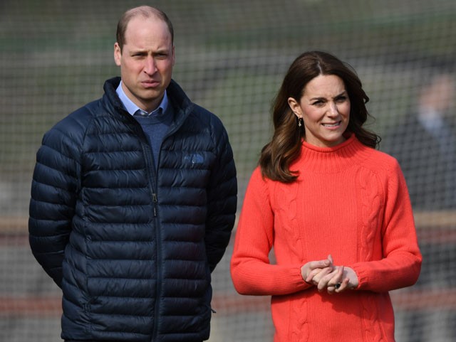 Vilmos herceg pár napja még viccelődött a koronavírussal, de úgy tűnik most már ő is megijedt