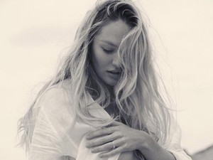 Megszületett a világ legszexibb modelljének a gyermeke