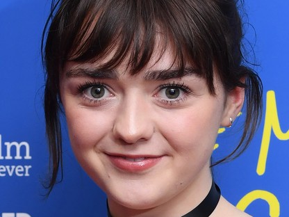 Maisie Williams is bevállalta az év legmenőbb frizuráját