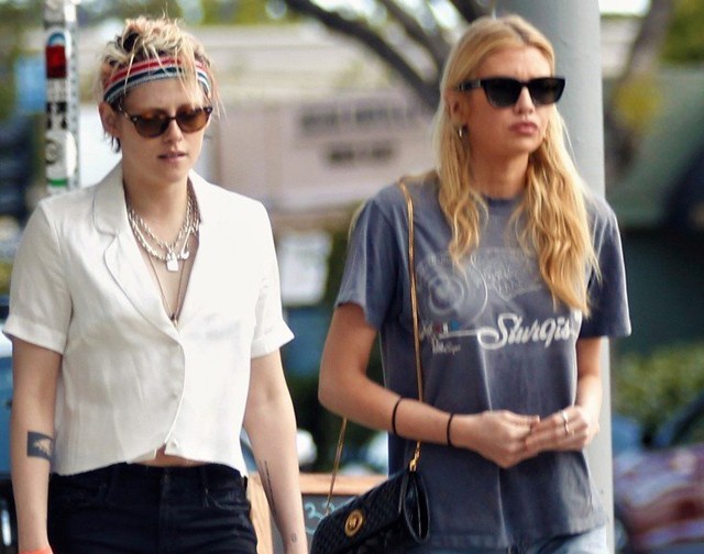Kristen Stewart és Stella Maxwell egy hajón estek egymásnak