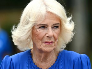 Könnyekre fakadt Kamilla királyné, szívszorító pillanat hatotta meg Károly király feleségét