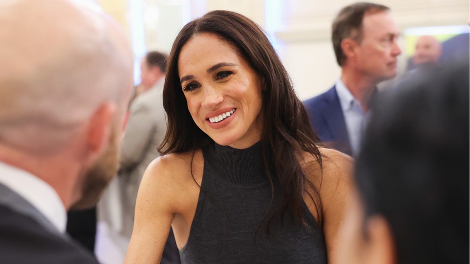Meghan Markle ruhaválasztása előtt térdre borulunk