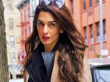 Amal Clooney bebizonyította, hogy a csíkos még mindig nem unalmas!