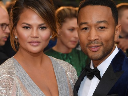 Chrissy Teigen és John Legend olyan cukik együtt a vörös szőnyegen, hogy elolvadsz