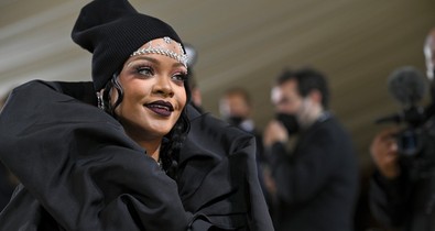 Rihanna a Met gála afterpartijára már bugyira vetkőzött
