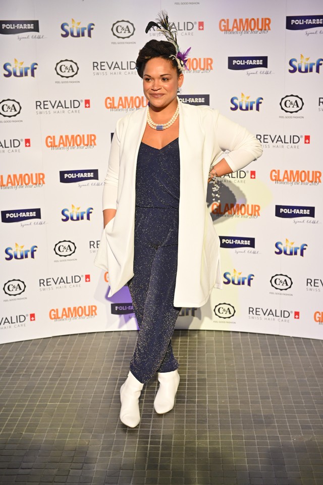 Hát persze, hogy Az év énekesnő-jelöltje, Sena Dagadu szenzációs szettben érkezett