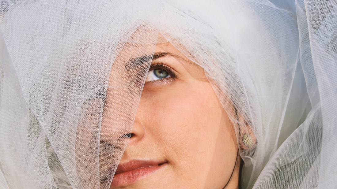 Lehet egyszerre valaki feleség és büszke feminista, vagy csak próbáljuk megideologizálni a házasság intézményét?