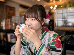 Egy csésze Japán - A japán kávékultúra nyomában a kissatenektől a vízidisznó simogatóig