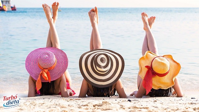 Diétás reggeli turmix a strandon 3 kalapos nővel – Turbó Diéta 