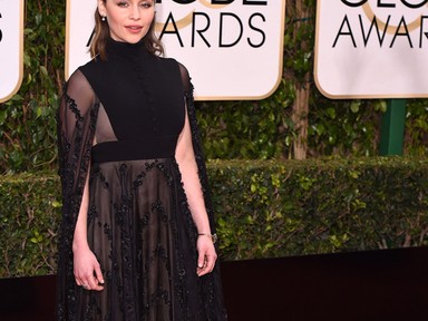 Rettenetes alaktalan ruhában a Trónok harc sztárja, Emilia Clarke