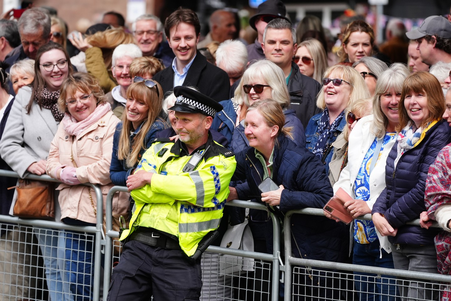 Ahogyan az őket ünneplő tömeg is.