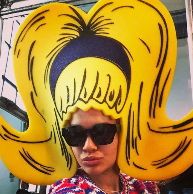Rita Ora Roy Lichtenstein ismert karaktereként.