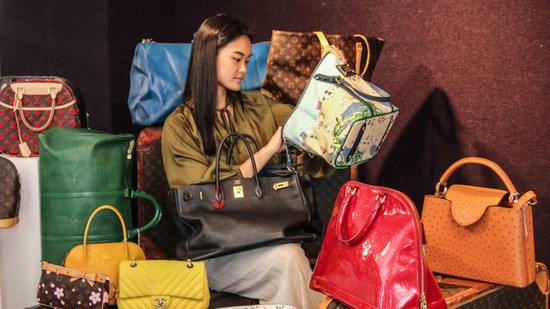 Megérkezett az ikonikus Birkin táska lakossági verziója, egyenesen a Walmart jóvoltából