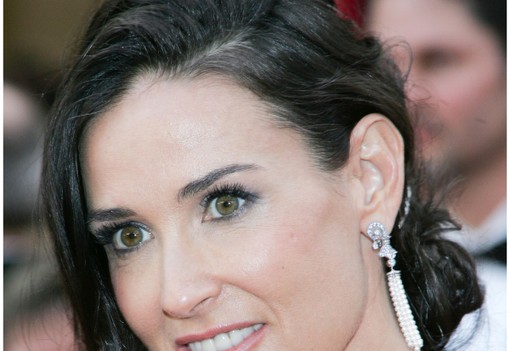 Demi Moore szépségtrükkje egyszerű és nagyszerű, ha épp növeszted a hajad