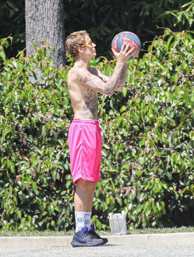 Indítsd Justin Bieber pucér felsőtestével a napot