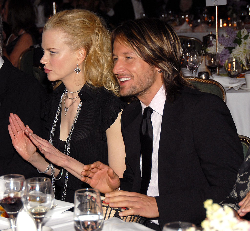 Nicole Kidman és Keith Urban 2005 januárjában találkoztak először a G’Day USA gálán Los Angelesben. A színésznő adta át a telefonszámát a zenésznek, de Urban nem hívta fel rögtön — négy hónap telt el, mire felkereste Kidmant.
