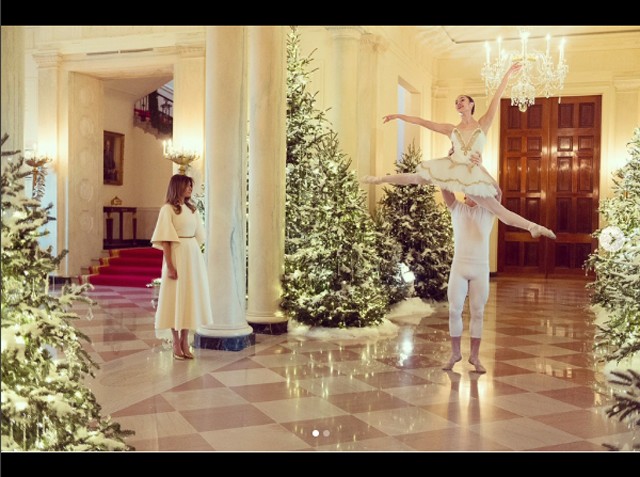 Melania Trump meghitt karácsonyi helyett horror helyszínt kreált a Fehér Házból!