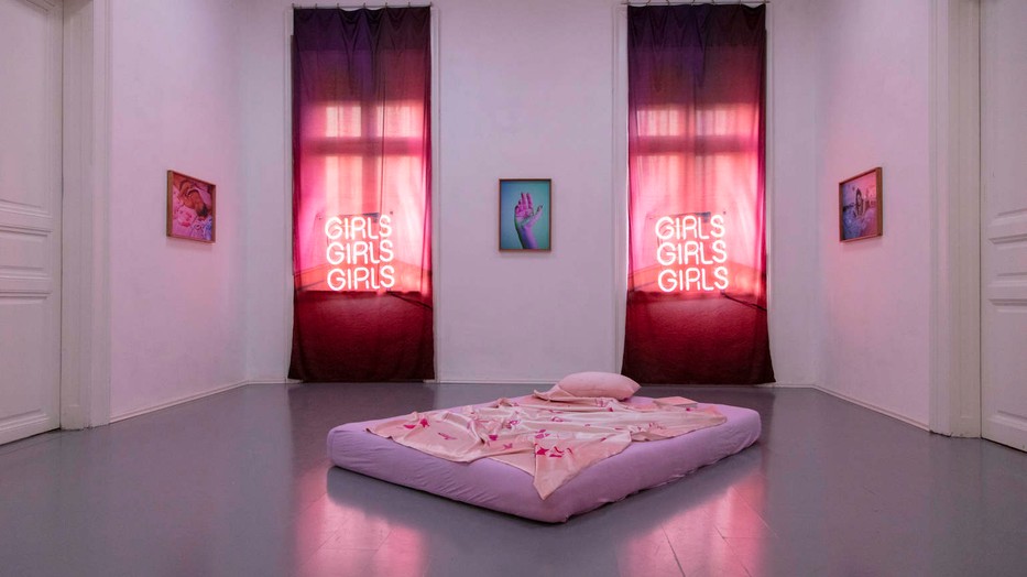 Installáció a Longtermhandstand galériában